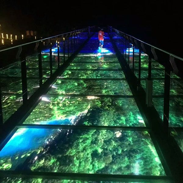 Glass walkway P3.91 outdoor 7D5D3D special effect LED interactive floor tile screen